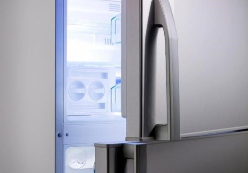 geladeira-com-porta-aberta